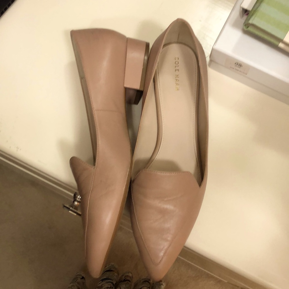 Cole Haan nude shoe with kitten heel (Size 10)